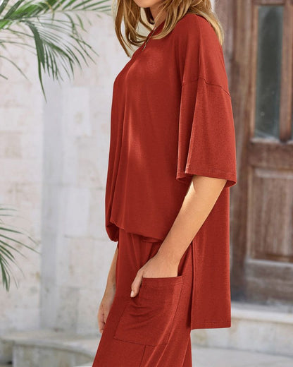 Relaxed Split-Hem Top & Wide-Leg Pants Set